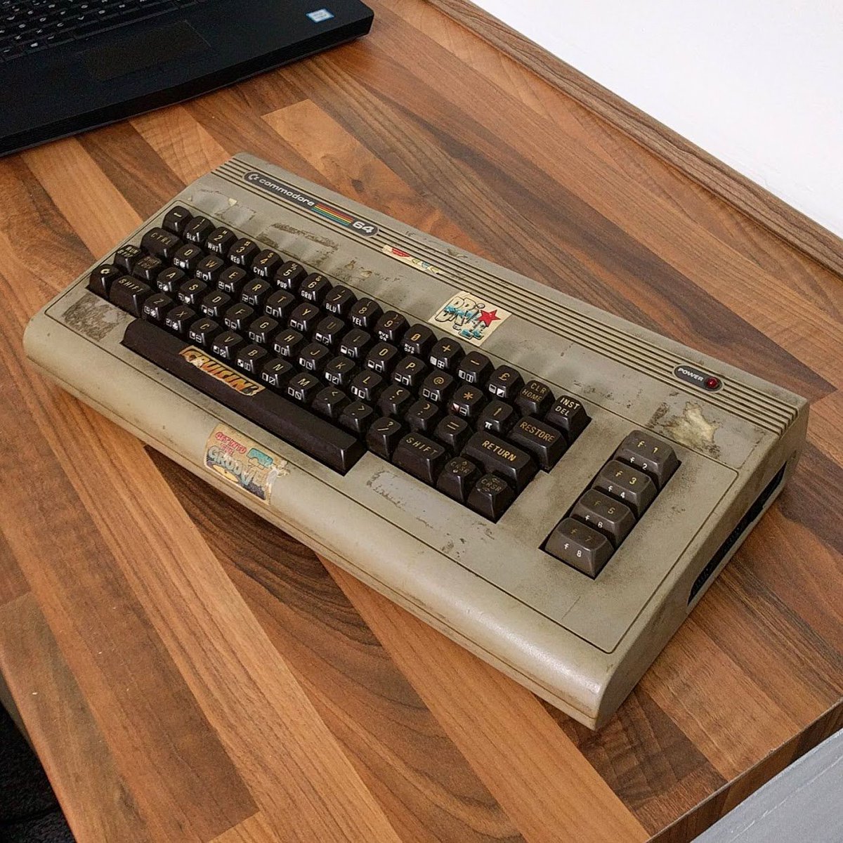retro_hq's tweet photo. A better shot of the "Manky64" Commodore 64 project before I start work on it. This is my first 64, who's got one? Favourite games? 😎😀 #c64 #commodore64 #retrogames #retrogamers #retrogaming #zxspectrum #zxspectrum48k #retrocomputer #retrocomputing #vintagecomputer https://t.co/ebpXovu7Pd