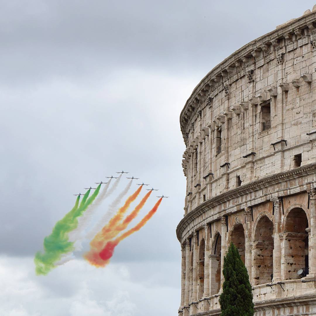 Oggi la Repubblica Italiana compie 73 anni... buona Festa della Repubblica a tutti voi! 

Today we celebrate the "Festa della Repubblica"... the Italian Republic turns 73!

#FestadellaRepubblica #2giugno  
📷 IG fabio_insta88