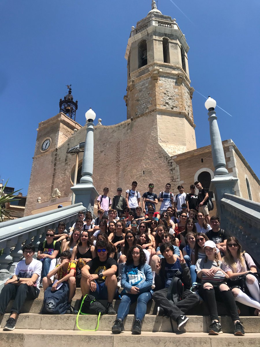 e_puigcerver's tweet photo. Una sortida que complementa la feina de l’assignatura de literatura duta a terme aquests dies a classe.  

#modernisme #santiagorusinol #eso #literaturacatalana #literatura #sitges #garraf #catalunya #cauferrat #sortidaescolar https://t.co/bda5a1xHTO