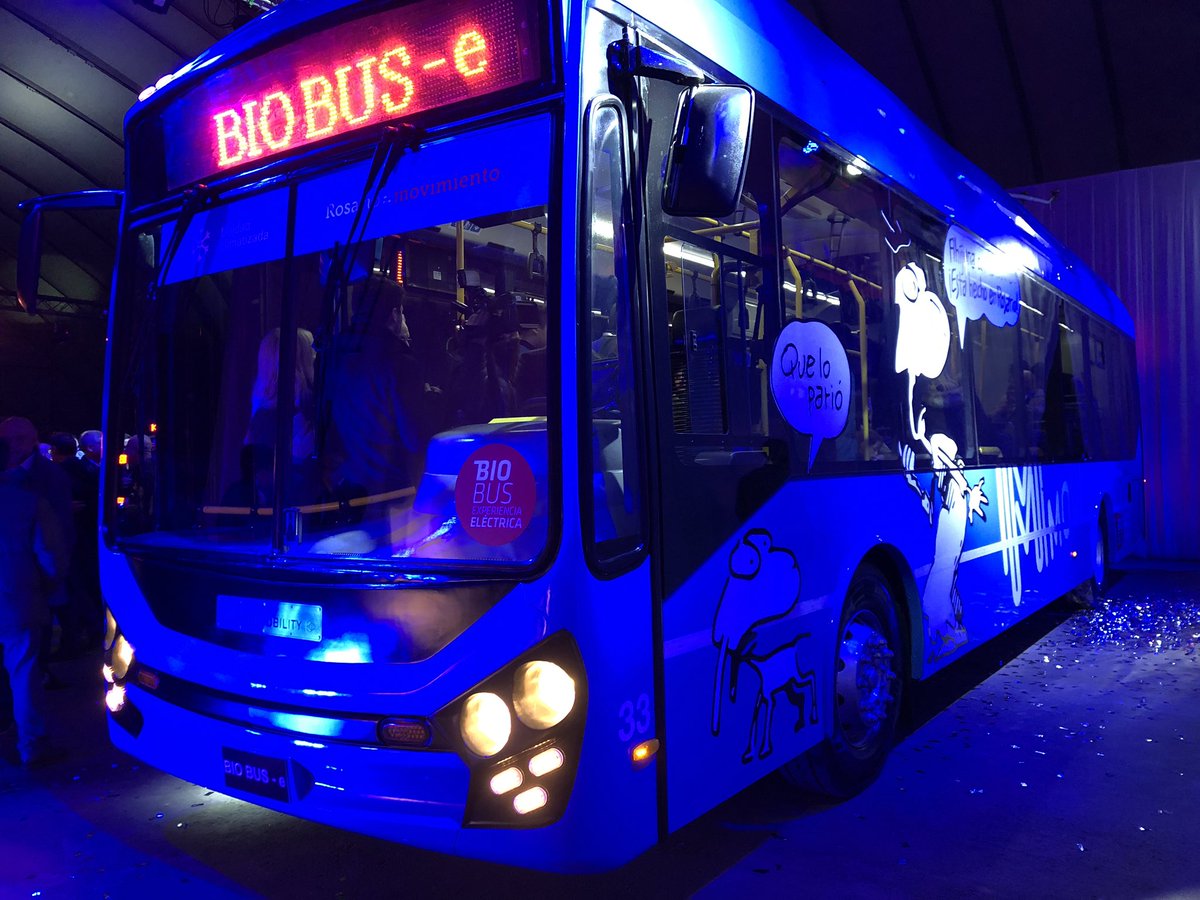GeeseVeronica's tweet photo. #BioBusElectrico sumamos un integrante 100% rosarino a la familia #BioBus 🤜🤛 trabajando todos porque tenemos los mismos objetivos #movilidadsustentable y más #industrianacional 😍💪 https://t.co/Ku6x5IQKmN