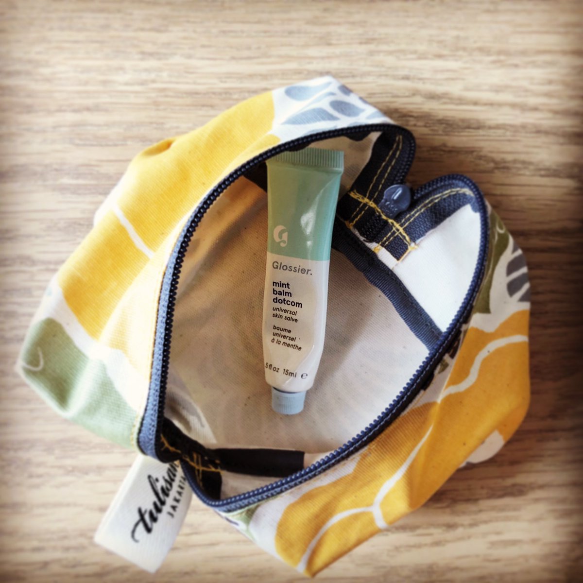 My favorite lip balm right now - the balm dotcom by <a href="/glossier/">Sponge Bob</a> - instagram.com/p/ByH4729l6gx/…