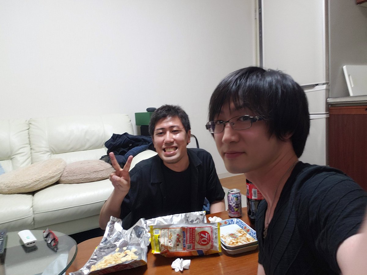 田丸裕臣 Twitterissa モアイ岩下くんとサシで宅飲み 最近pso2のイベントで実況やってたりするらしい ੭ ੭ 田丸裕臣 Twitterissa モアイ岩下くんとサシで宅飲み 最近pso2のイベントで実況やってたりするらしい ੭ ੭