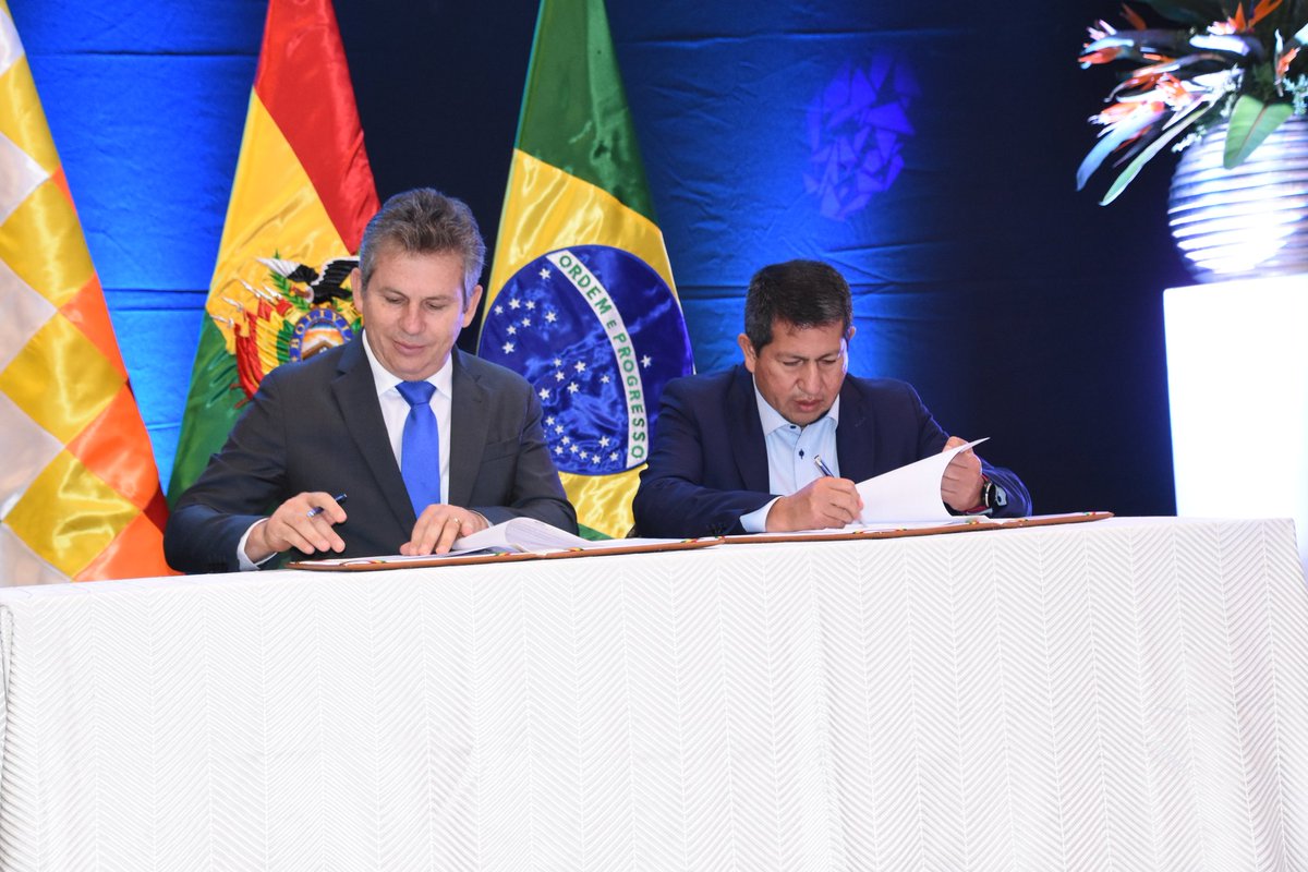 Avanzamos en el proceso de integración energética con la <a href="/govmatogrosso/">Governo de Mato Grosso</a> gran productor agrícola, hoy vemos sinergias con el Estado boliviano. Mato Grosso consume 2.1 millones de tonelada de urea, tres veces más de lo que producimos, tenemos un mercado natural.