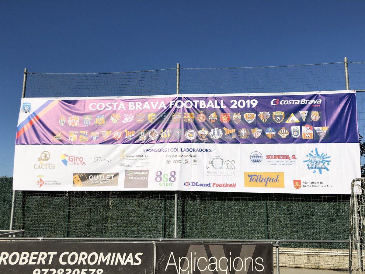 Bravafootball's tweet photo. Ja està tot a punt per demà! ⚽️⚽️⚽️#bravafootball https://t.co/DCRCCslevd