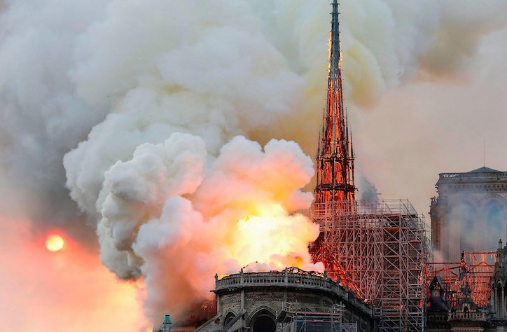 digisnap's tweet image. Cindy Sherman and more to feature in Gagosian fundraiser for Notre Dame bit.ly/2ffLNiE