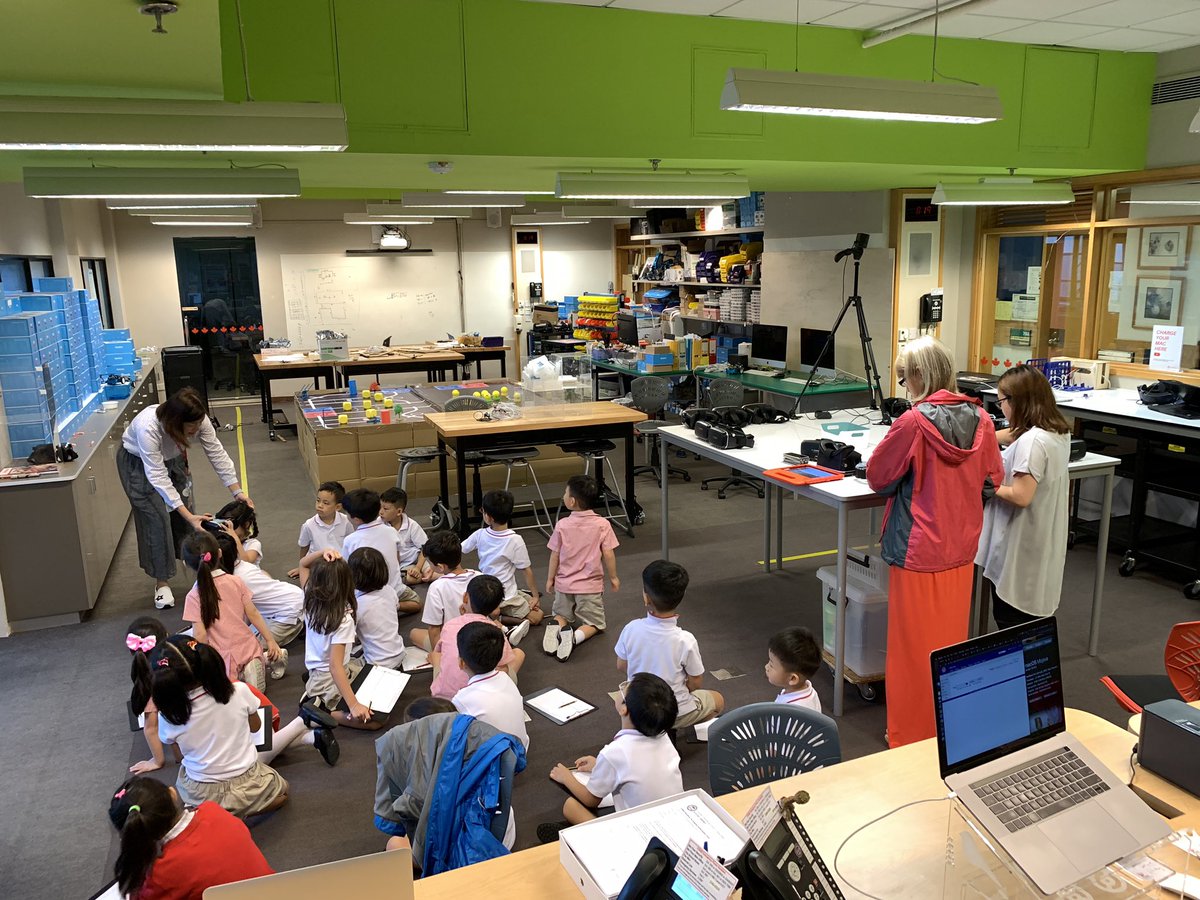 Prep friends observed Salem Village in 1630 and Georgian House in 1790 to see the similarities and differences compare to today’s homes #googleexpeditions #cdnisls