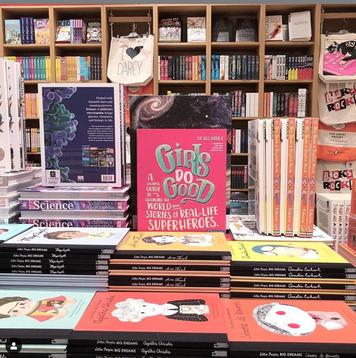 LoveBooksBallet's tweet photo. At The Dreamwork Collective, we're proud to have worked with some game-changing Arab women. Houriya’s memoir details her fight for women’s football in the Middle East. Zahra campaigned to wear her hijab without getting penalized in international skating competitions. https://t.co/P37Qxub7L5