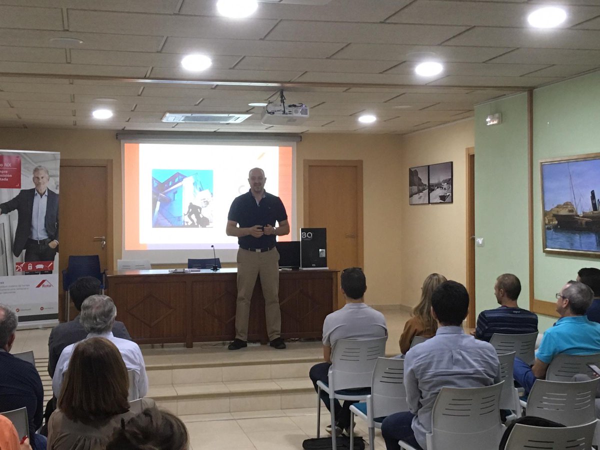 RotoFTT_ES's tweet photo. Ayer nuestro compañero Agustín Cánepa junto a los compañeros de @Centroalum, @GuardianSpain e @inn_motion de la mano de #Aluvent, estuvimos presentes en las instalaciones de #CPDAlicante en Denia, realizando una formación sobre #seguridad #RC2 y #RC3 https://t.co/oqFx4NNltn