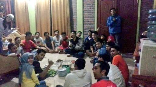 ryanferdian1's tweet photo. Buka puasa bersama teman kerja, acaranya sederhana namun sarat makna dengan saling bercerita yang hidupkan sebuah kebersamaan.
@Pesbukers_antv1 @ANTVOfficial_ @vivo_indonesia #VivoV15 #pesbukersramadanvivo https://t.co/ADK2aAInih