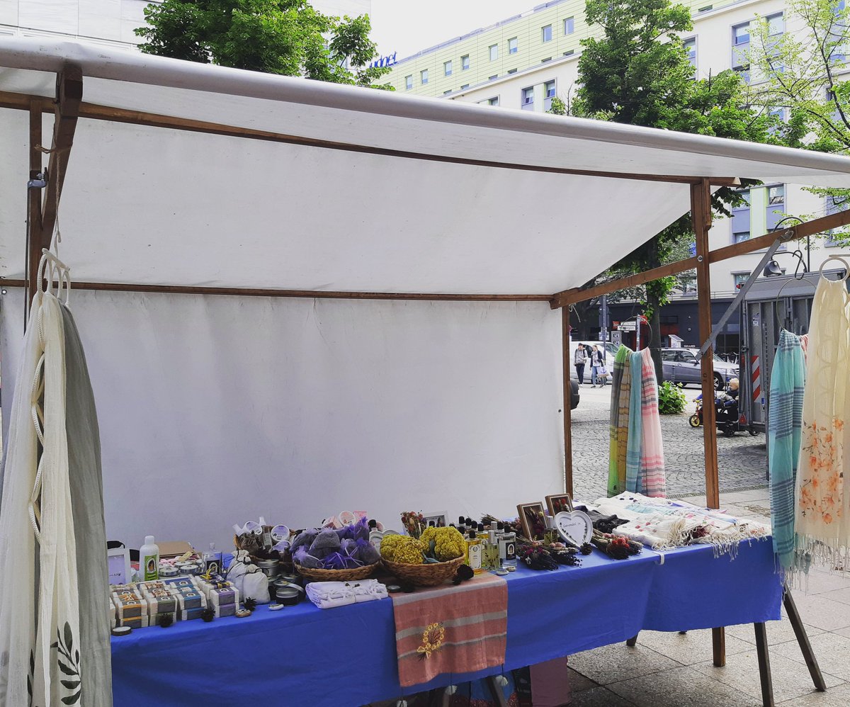BNaturell's tweet photo. Come out and see us today💚See you all today 08.00-15.00 weekly market at Wittenbergplatz .#berlinberlin #springtime 🌸🌿#wittenbergplatz #wochenmarktwittenbergplatz  #berlin🇩🇪 #iloveberlin #instaberlin #kurfurstendamm #kudamm #berlindays  #nollendorfplatz  #fridaymood #freitag https://t.co/JnUhRmSLy4