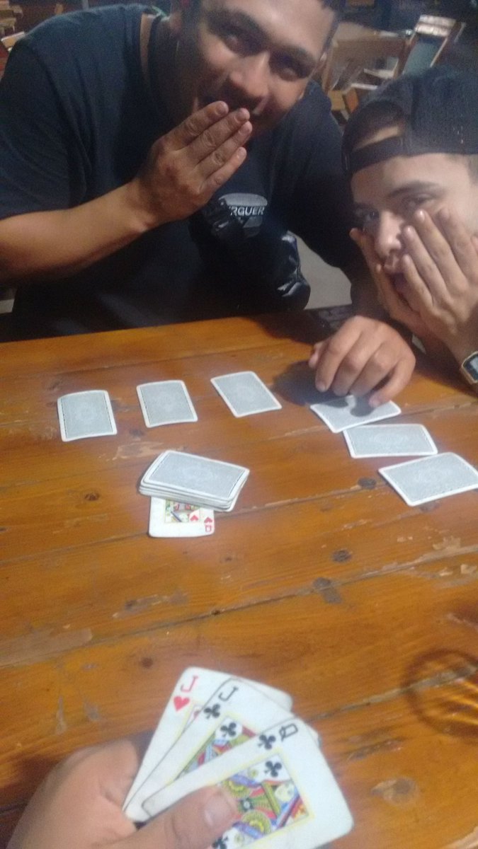 _pousinho_'s tweet photo. Na melhor companhia ou n kkk https://t.co/9k7TWK0BJh
