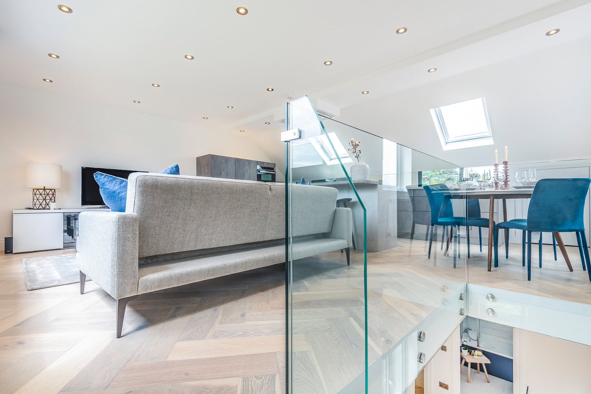 ViewPhotosUK's tweet photo. Stunning flat to let! #Balham #profesional #photooftheday #designinspiration #staging #CreativityDay #lovemyjob #property #beautifulhome #London #HomeSweetHome #details https://t.co/d7EkkFPleq