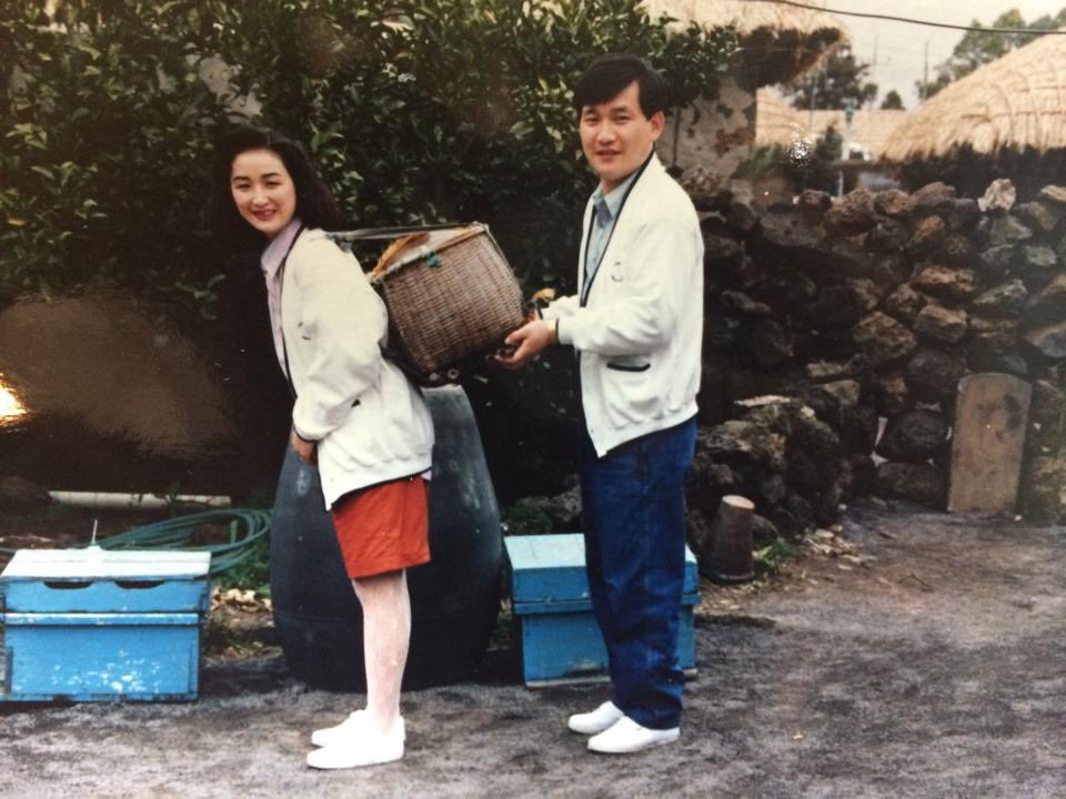 ahn__ellybaby's tweet photo. 마음이 따듯해지는 엄마아빠 연애시절(지금도 그다지 다르진 않음) ㅋㅋㅋㅋㅋㅋ https://t.co/Y6AHLfMtd9