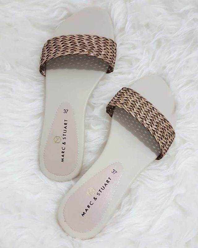 Woven Sandals in Nude
Rp 245.000,- ( New Arrival )

marc-stuart.com

#flatsandal #marcandstuart #sendalcewekbranded #sendalcewekeren #sandalslipon #sendalbranded #sandalshoes #sendallucu #sandalsantaiwanita