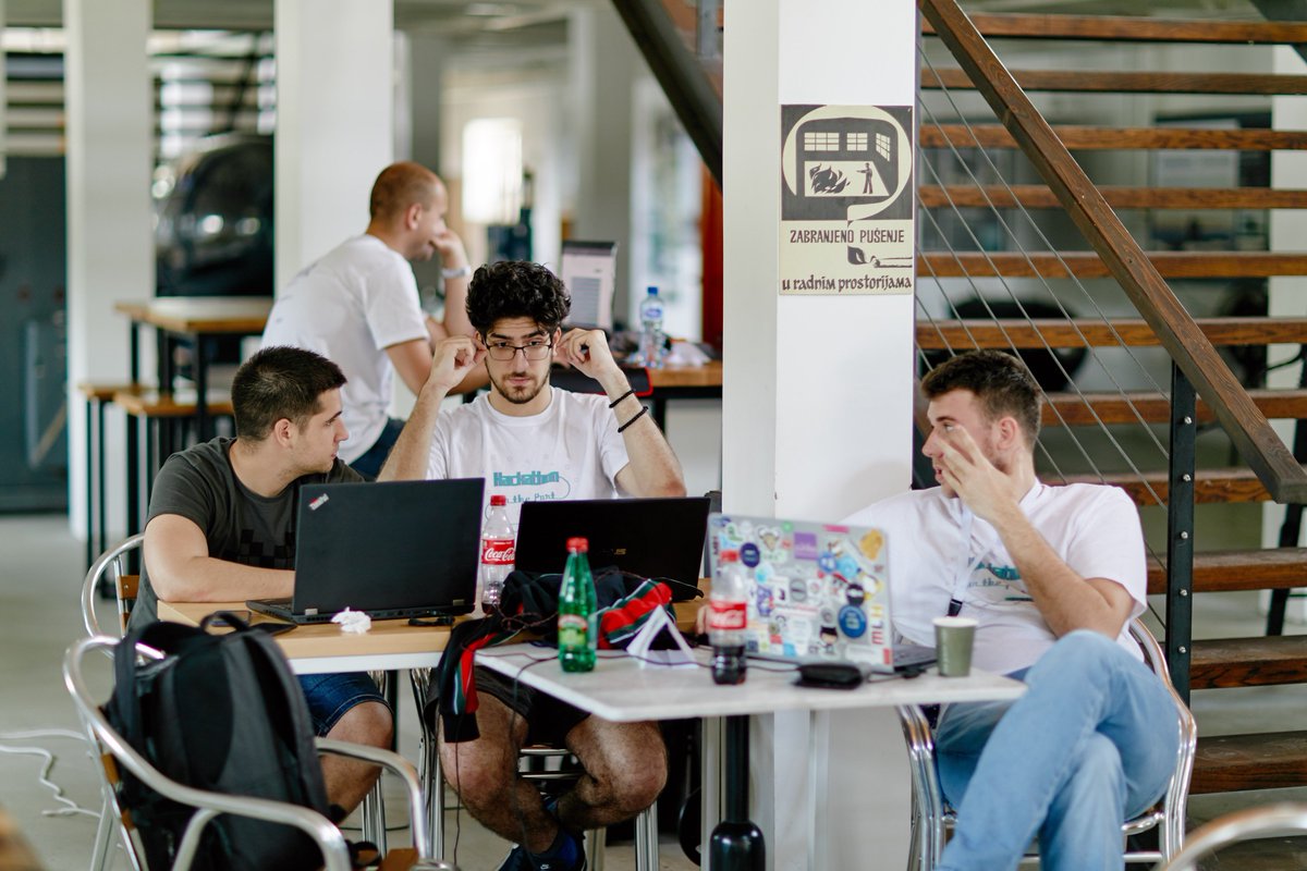 HakatonMe's tweet photo. Hackathon in the Port, day 2 😀 #HakatonMe https://t.co/m7TOQVMhn2