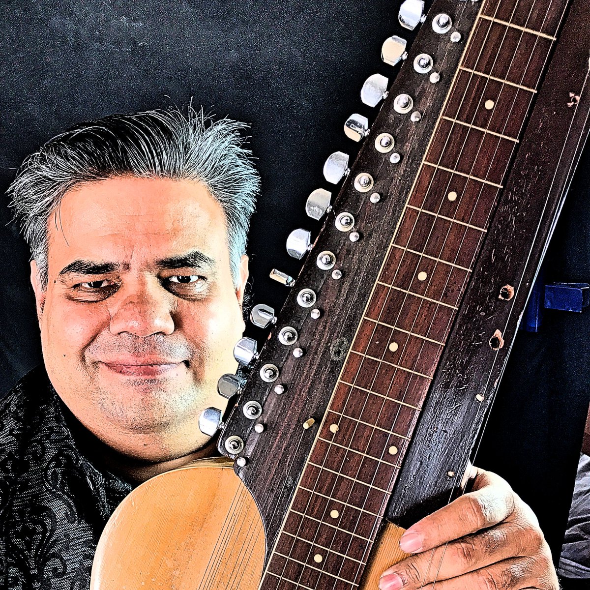 respecturartist's tweet photo. Respect Your Artist #34
Composer singer #guitarist in #Grammy award winning album. @sontakkeprakash  has produced in all the industries of music and has worked with some of the top musicians around the world.
Check out his article at 
https://t.co/Czx3XgtFVV…/ https://t.co/fRSuCYUNdp