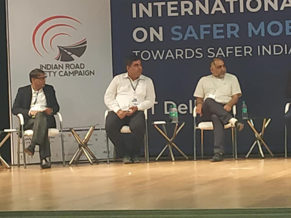 SarvodayaInfote's tweet photo. Amit Punaini and Ishu Bansal, co-founders of TruckSuvidha at international Conference on Safer Mobility, 2019 Towards Safer India.
#RoadSafety #SaferRoads #TruckDrivers #RoadSign #safetyAwareness #DriversinIndia #Ustaad https://t.co/bcTmE8ewpS