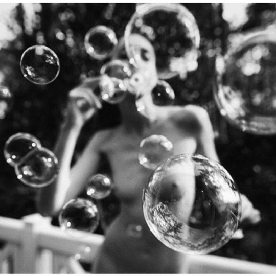 Intornoai50's tweet photo. #FridayBubbles https://t.co/vczThRH4Nu