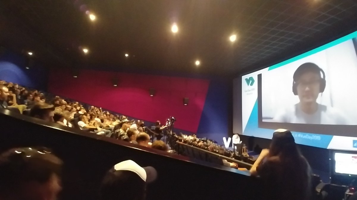 darekgusto's tweet photo. Starting my @VueDay adventure like a boss, getting fashionably late for Evan's talk. ;) #tourdevue #vueday2019 https://t.co/K2JhU6Uf7Z