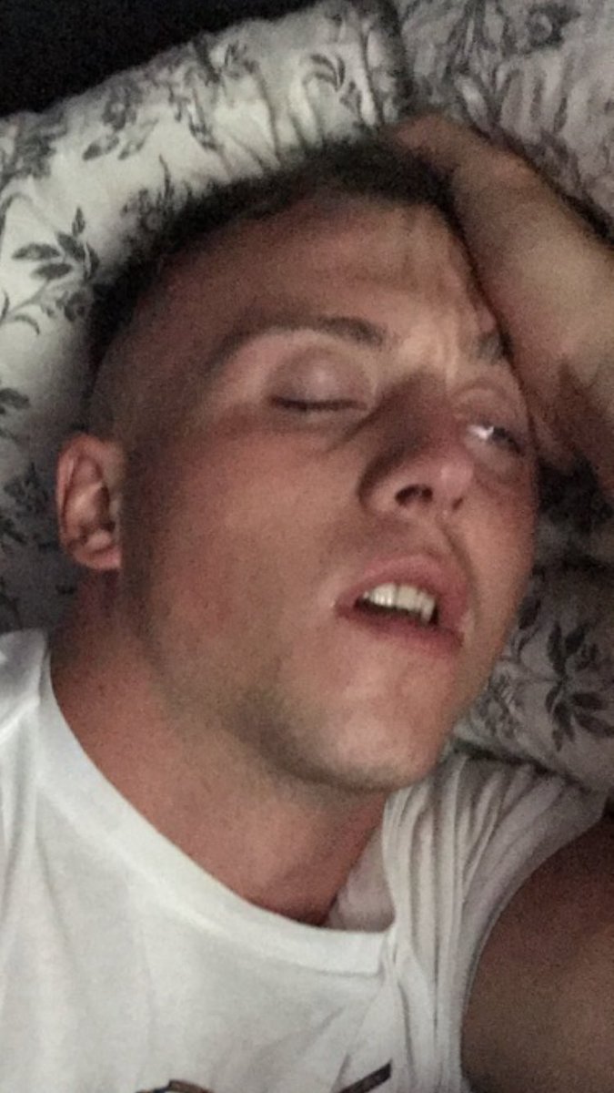 dylanjones213's tweet photo. Wakeing  up with a hangover like ..... https://t.co/HZyxmMZktb