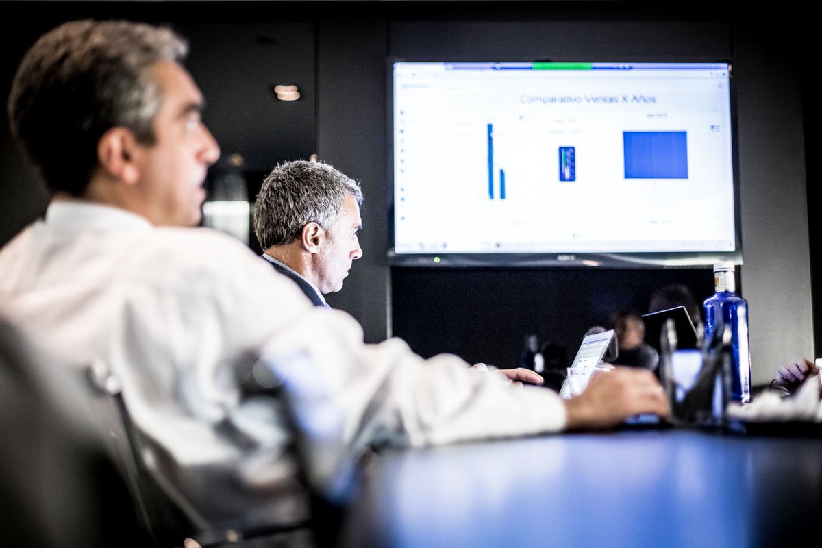aritmos's tweet photo. 👔 Semana intensa de reuniones en @aritmos: desarrollando proyectos tecnológicos para clientes que buscan optimizar la #competitividad del negocio 🏁.

#workhard #businessmen #consultants #hitechnology #ERPpower #SageX3 https://t.co/4CSb90ZnzN