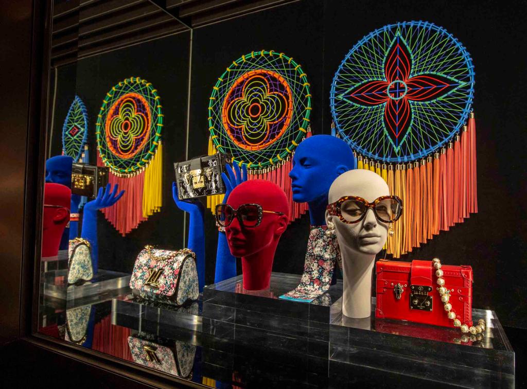 カリフォルニアの夏に魅せられて──ビビットなカラーで新たにデザイン