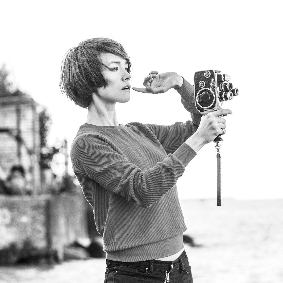 Concledoc's tweet photo. Aaand action! 🎥 Hats I’ve many: during the week I oscillate between art direction, photography, graphic design &amp; illustration, but Fridays are for filmmaking. It’s the hardest endurance sport there is but nothing feeds the heart as much as celluloid dreams #femalefilmmakerfriday https://t.co/7uuruXcHPo