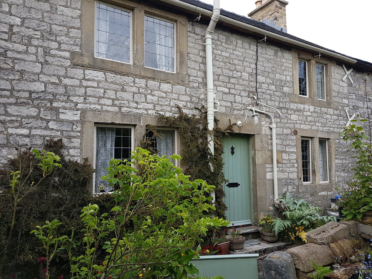 milliemagpie92's tweet photo. Morning all! A new day and a new venture for us. We have bought the cottage next door and will be letting it out as a holiday cottage. Bit scary but very exciting too! I will, of course, be shamelessly promoting it π #HopeView #watchthisspace https://t.co/lFiNtwuN7Y
