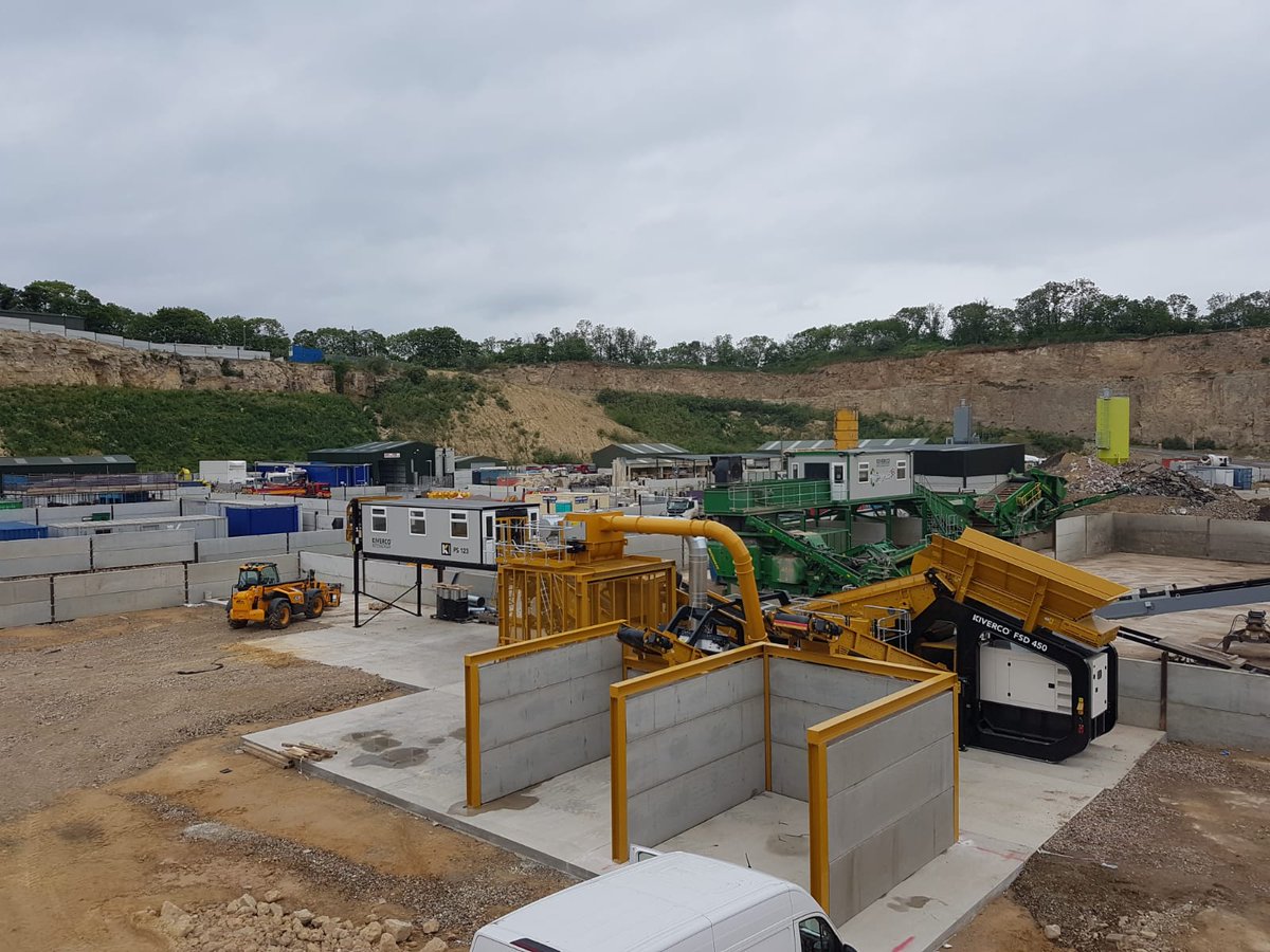 kiverco's tweet photo. Great pics of the new modular setup at #WentvalleyAggregatesAndRecyclingLtd with the new Kiverco #FSD450, #PS123 picking station. #builtwithbackbone https://t.co/8eHWjHZoSP