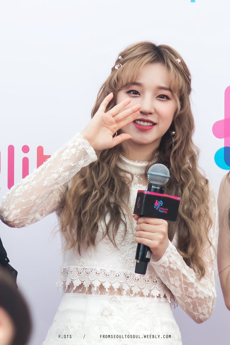 FSTS_SG's tweet photo. 190526 #GIDLE #HallyuPopFest2019 Red Carpet
#Yuqi #우기 https://t.co/4cxDU4Ymlf