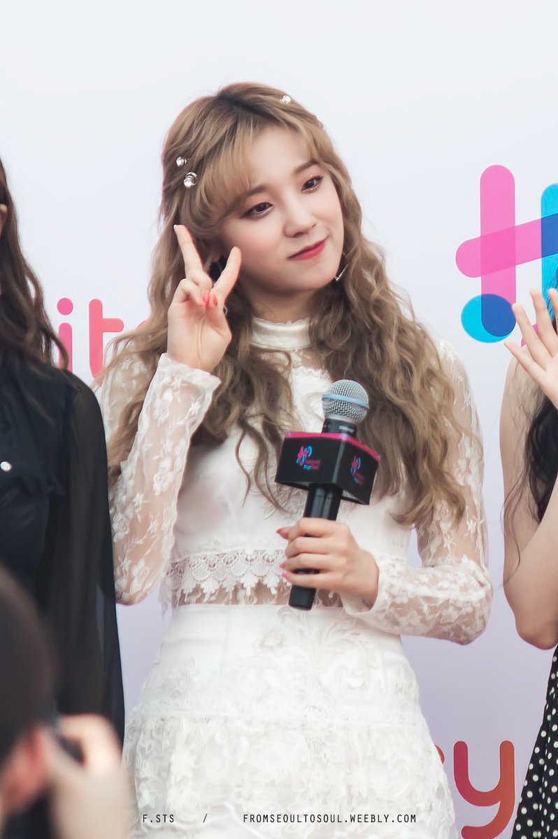 FSTS_SG's tweet photo. 190526 #GIDLE #HallyuPopFest2019 Red Carpet
#Yuqi #우기 https://t.co/4cxDU4Ymlf