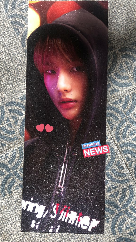 kpopmerchislove's tweet photo. how about this glittered banner? anyone interested? dm me! any kpop group or solo artist of your choice ~
#KPMILShopUpdates
•ctto• https://t.co/5pZ5onAeYJ
