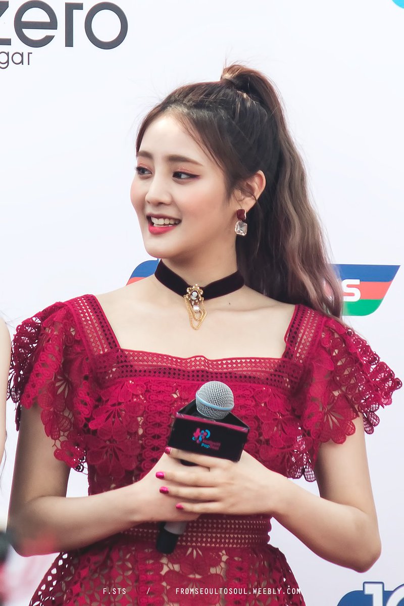FSTS_SG's tweet photo. 190526 #GIDLE #HallyuPopFest2019 Red Carpet
#Soyeon #Yuqi #Minnie #Shuhua https://t.co/O1zPVkjHv8