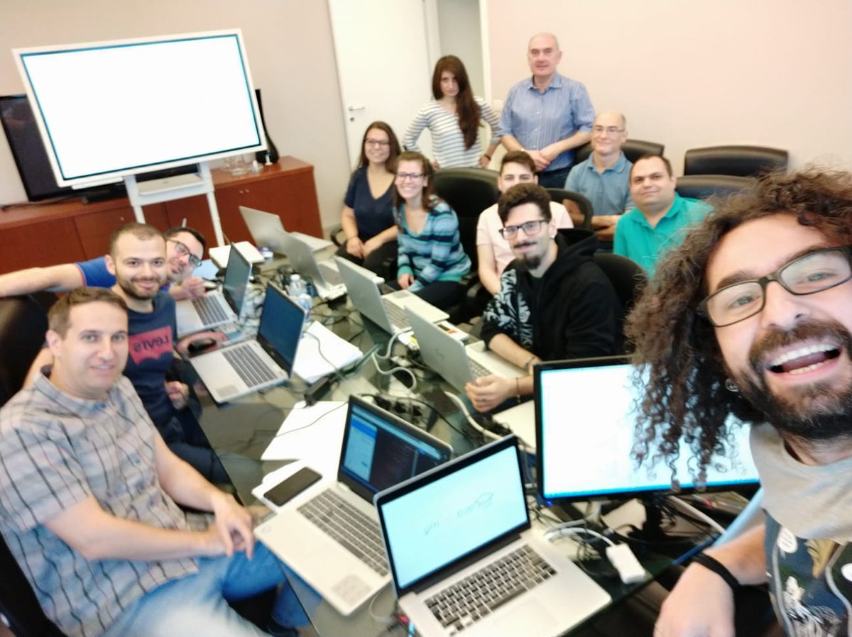 DevmyFactory's tweet photo. Settimana intensa per il nostro @FrancescoSciuti, presso la sede di @LutechGroup in quel di Milano, per tanta formazione in azienda sul noto framework frontend #Angular.
Intensa ma incredibilmente piacevole dato che i ragazzi di #Arcares sono stati fantastici! 😁
#acadevmy https://t.co/U89jTgcZ4b