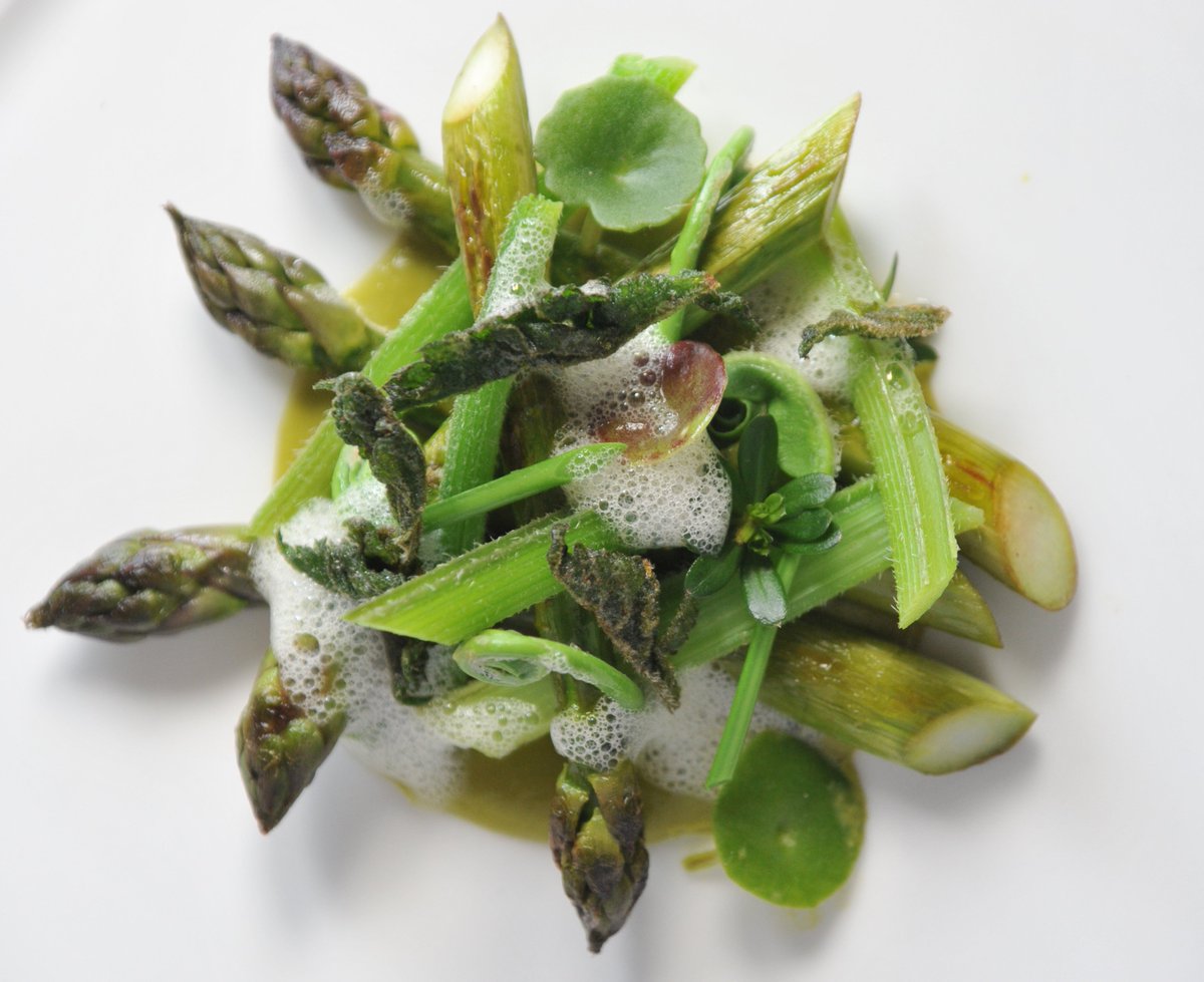 We had a great chat with award-winning <a href="/ChefChrisHarrod/">Chris Harrod</a> about @TheWhitebrook, his use of local ingredients in cooking &amp; foraging in the Wye Valley. Very glad we have him in Monmouthshire! 

visitmonmouthshire.com/blog/chris-har…