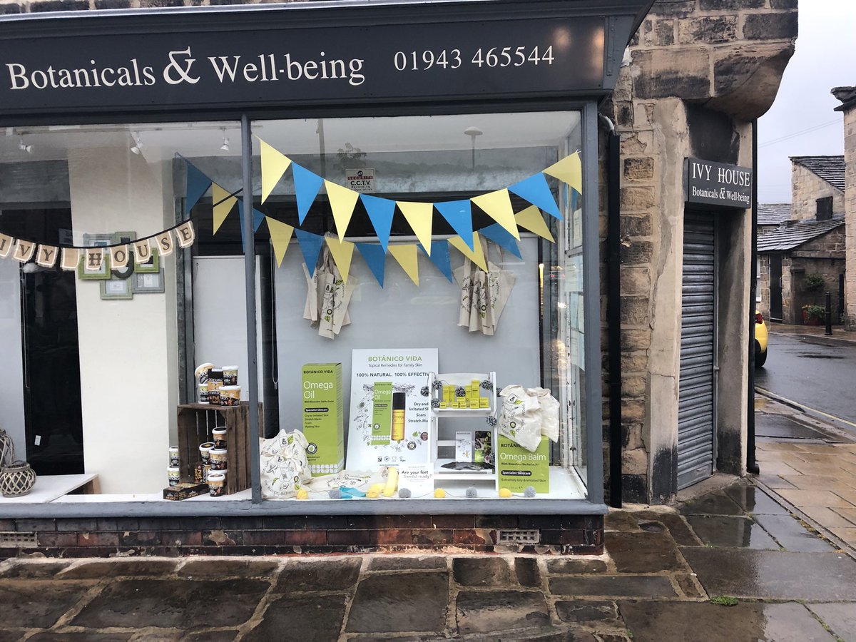 BotanicoVida's tweet photo. Summer Window display at Ivy House and Well-being.  Thanks to ⁦@curtispackaging⁩ for these great supersizes boxes! https://t.co/nTo7tncTRy