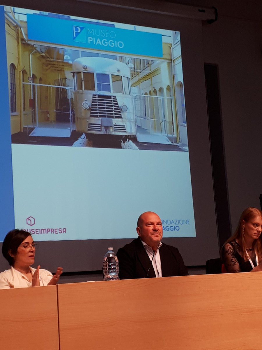 "#Edutainment è modello progettuale in cui visitatore ha ruolo attivo. Dobbiamo rimodellare i #musei creando esperienze emotive di apprendimento". Marco Montemaggi, Consigliere #Museimpresa introduce il convegno