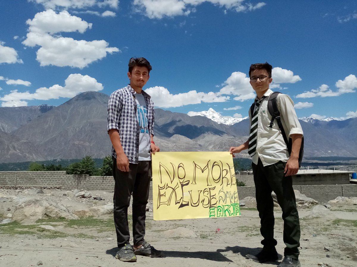 kamranalibaig66's tweet photo. Kids from Gilgit baltistan demanding for climate justice
This land is know as a land of mountains and glaciers.
#ClimateEmergencyNOW
#ClimateBreakdown
#FridaysForFuture
#schoolstrike4climate
#GretaThunberg
#leadpakistan
#gilgitbaltistan
#swedeninpakistan https://t.co/yLnRHEFlGf