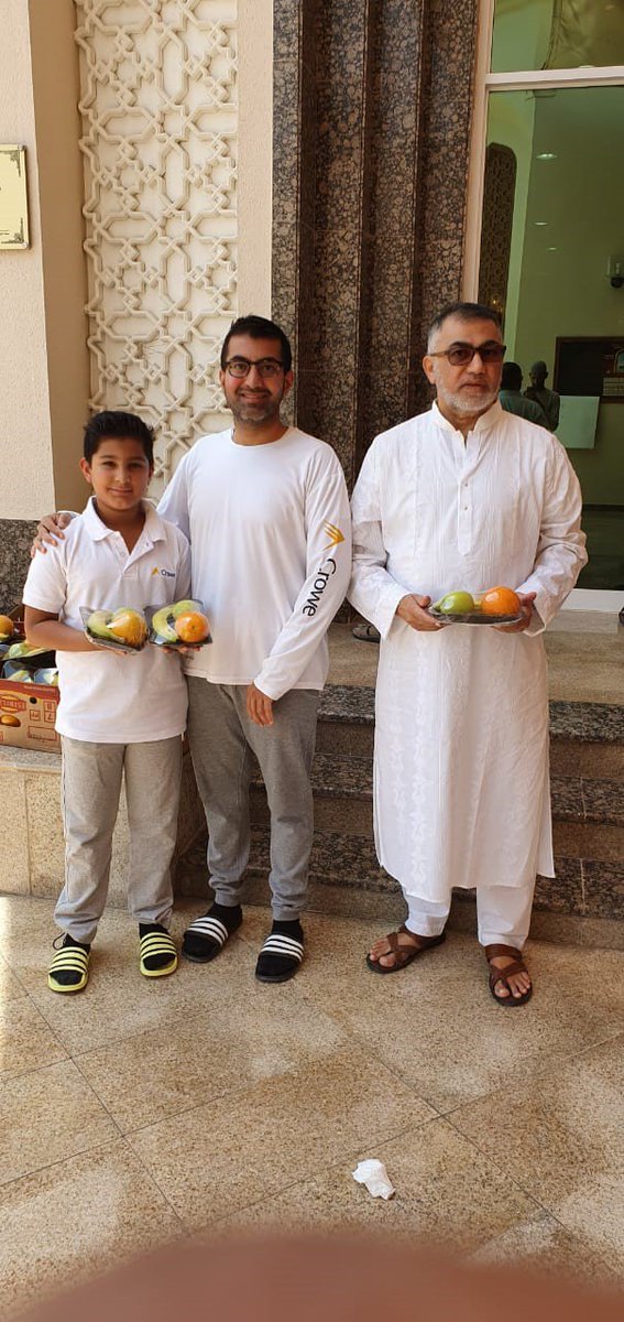 CroweUAE's tweet photo. We celebrated #Ramadan by organising a firm volunteer activity of distributing packaged #fruits to the local community. A big thank you to our colleagues and everyone who helped organise this meaningful event. #GoCrowe #CroweValues https://t.co/2zSSQ7CNGz