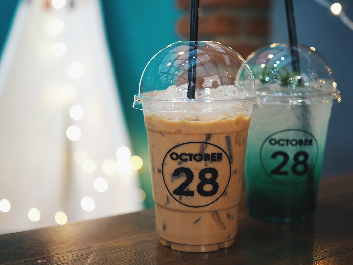 Rtee_ling's tweet photo. ร้าน #cotober28 บรรยากาศดี อยู่หลังมข. มีทั้ง indoor outdoor เลือกนั่งตามใจชอบ กลางวันขายพวกกาแฟ กลางคืนมีบงบีเบียร์ ชิลไปอีก 📍โซนหลัง มข. เข้าทางเส้นบ้านโนนม่วง เข้าซอยมานิดหน่อย ร้านอยู่ฝั่งขวามือ
#รีวิวขอนแก่น #khonkaen #ร้านกาแฟขอนแก่น #ร้านเบียร์ขอนแก่น #ร้านนั่งชิลขอนแก่น https://t.co/w01m4kaA5h