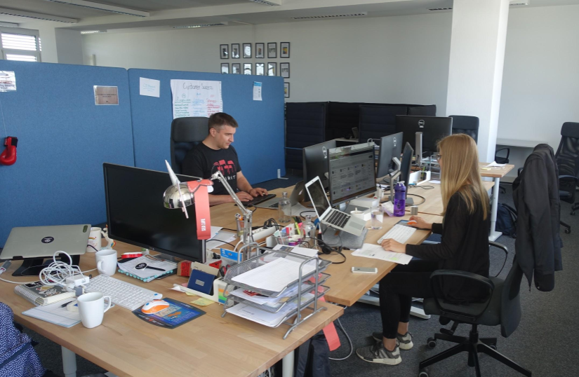 talentwunder's tweet photo. Wir hoffen ihr genießt den Brückentag! Ein paar fleißige halten bei uns die Stellung 🤓 #digitalesrecruiting #talentwunderteam #activesourcing #wirliebenfeiertage #vatertag #brückentag https://t.co/L1G1Wkp8lO