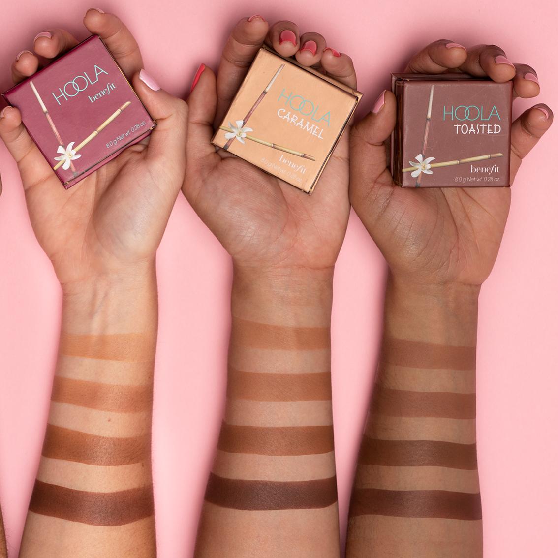 EdgarsBeauty's tweet photo. Want the ultimate glow for this weekend or whenever? Sweep on @BenefitBeautySA's #Hoola Toasted for a deep bronzeโฆ itโs soft, blendable formula and matte finish creates a warm, healthy glow. #BenefitSA https://t.co/LvDLyfAeeJ