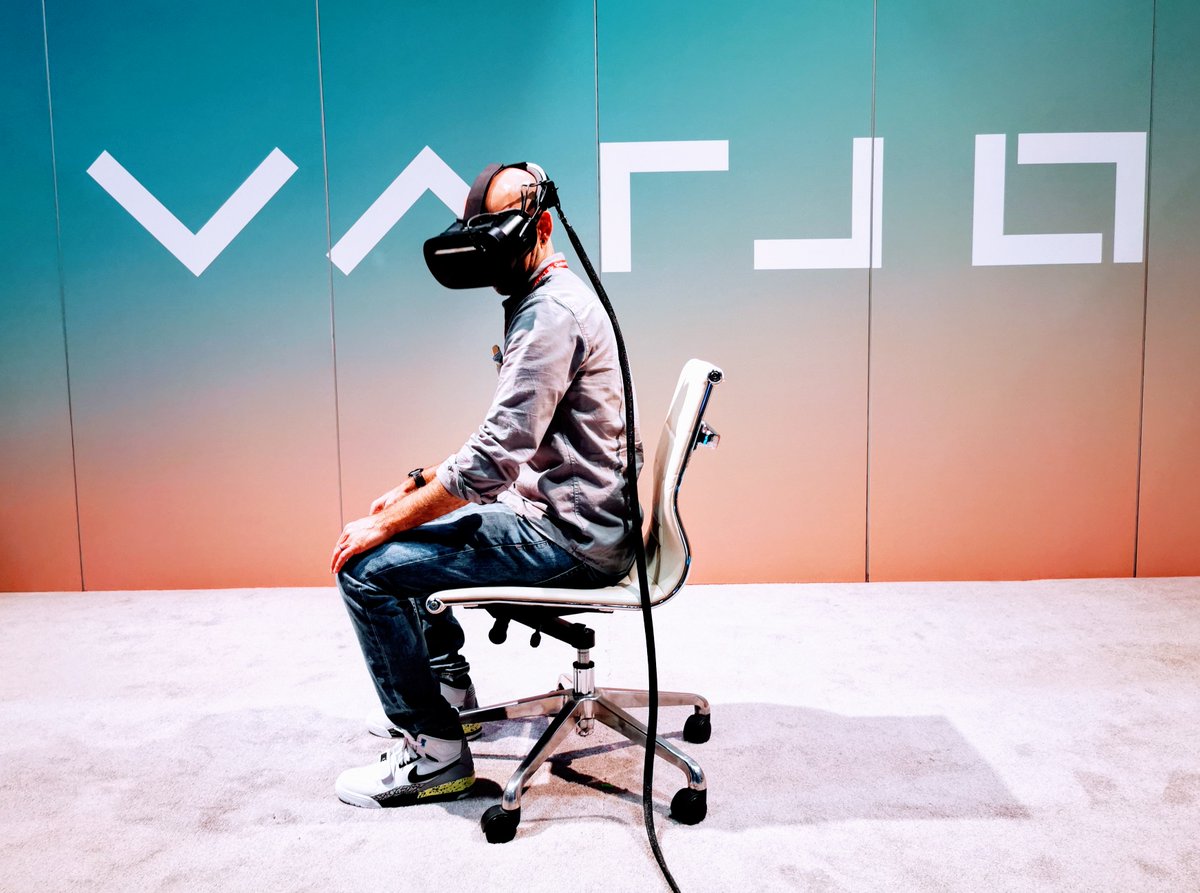 varjodotcom's tweet image. Here's what Peter Rubin @provenself from @WIRED had to say after trying out the Varjo XR-1 at #AWE2019: "Holograms? Not anymore. The XR-1 delivered by far the most compelling #mixedreality experience I've had to date. I'm just mad the enterprise world gets it first." 🙌