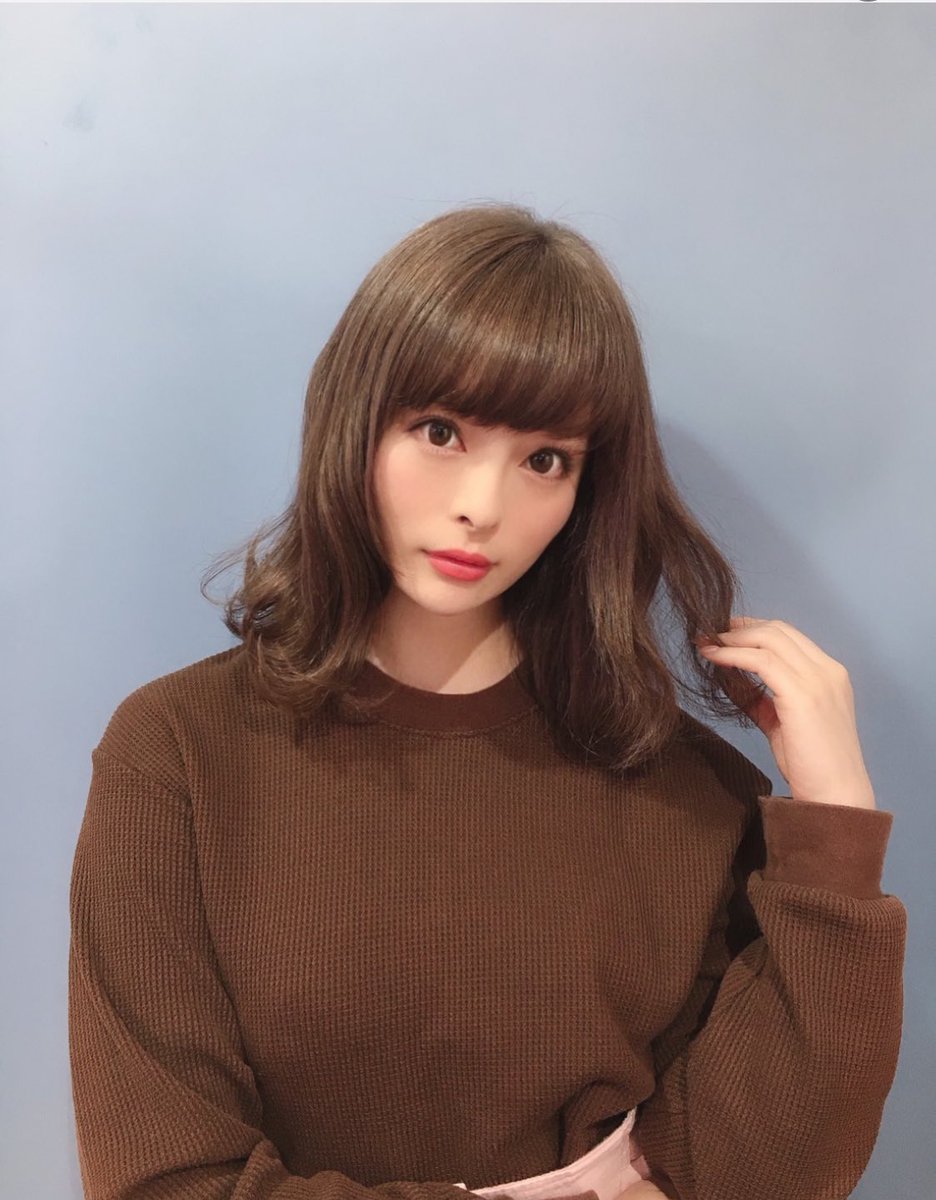 きゃりーぱみゅぱみゅ Bettieの山本さんにほんのりピンクのグレーに染めていただきました 髪の毛伸ばしっぱなしだったから毛先も揃えてもらったよ きゃりーぱみゅぱみゅ Bettieの山本さんにほんのりピンクのグレーに染めていただきました 髪の毛伸ばしっぱなしだったから毛先も揃えてもらったよ