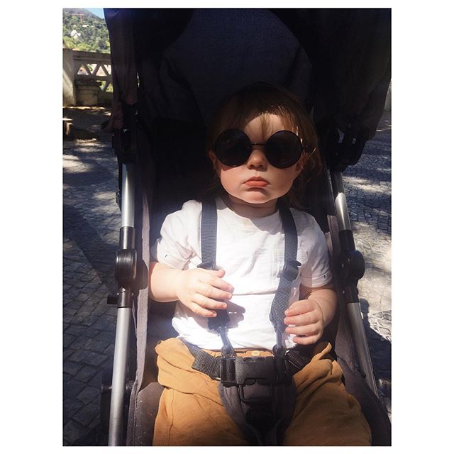 everythingakin's tweet image. got off pizza beach + came to portugal to sleep ✌️ bit.ly/2W2QQnm