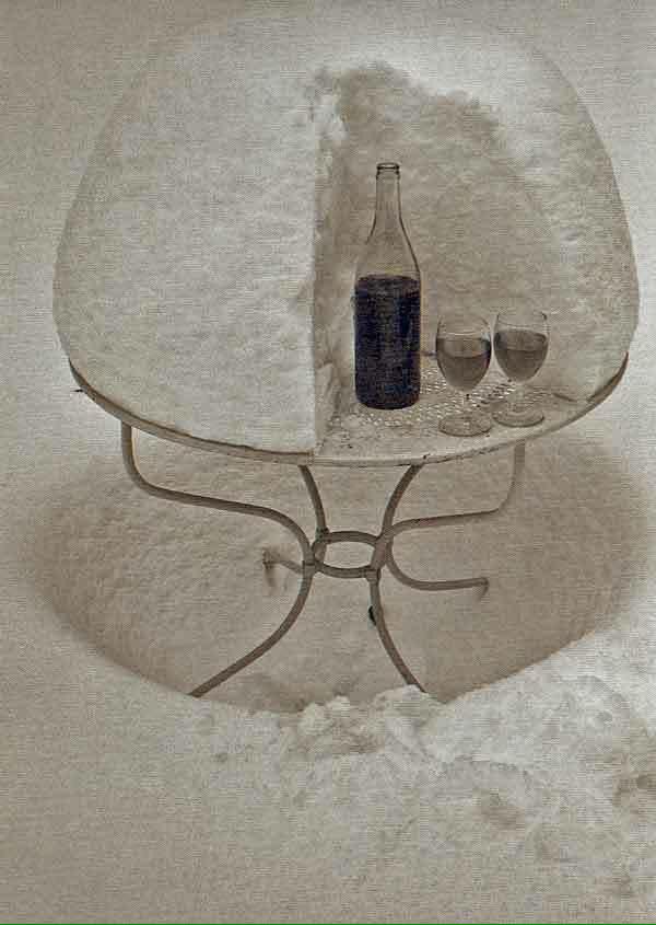 Fadhlaoui2's tweet photo. Thème du jour #BottleInArt #doisneau vin frais 1970 #photographie https://t.co/A1jsPJzlFa