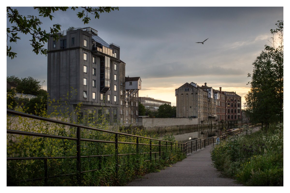 Dusk descends in Bath - It's a fantastic time of year to visit this part of the city and experience the wildflowers in full bloom.  #lovegreatbritain #Bath