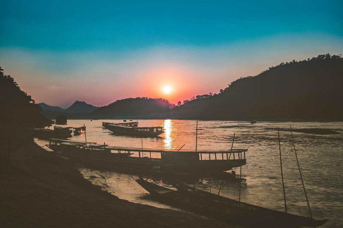 villamaly's tweet photo. Think you've finished up all the must-dos in #LuangPrabang? Think again if you haven't witnessed a #sunset over the mighty Mekong. Here's a glimpse of #Indochine! #Sunstatic https://t.co/2ALNhOnuKk