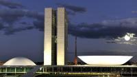 Deputado do partido de Bolsonaro dá cabeçada em colega bit.ly/2YTuaI2