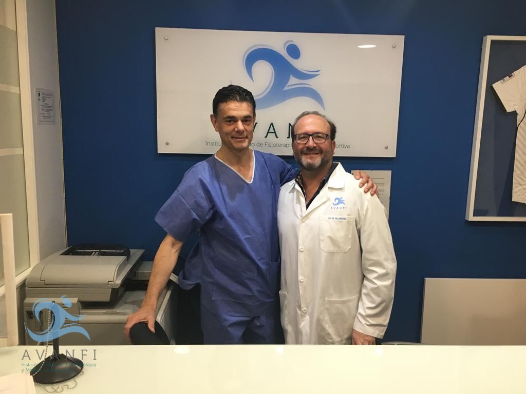 DrMVillanuevaM's tweet photo. Gracias al Dr. Ramos, director médico de #Traumed, por compartir su excelencia en terapias de regeneración del #cartílago mediante microinjerto tisular. https://t.co/BDjmAOkT0y